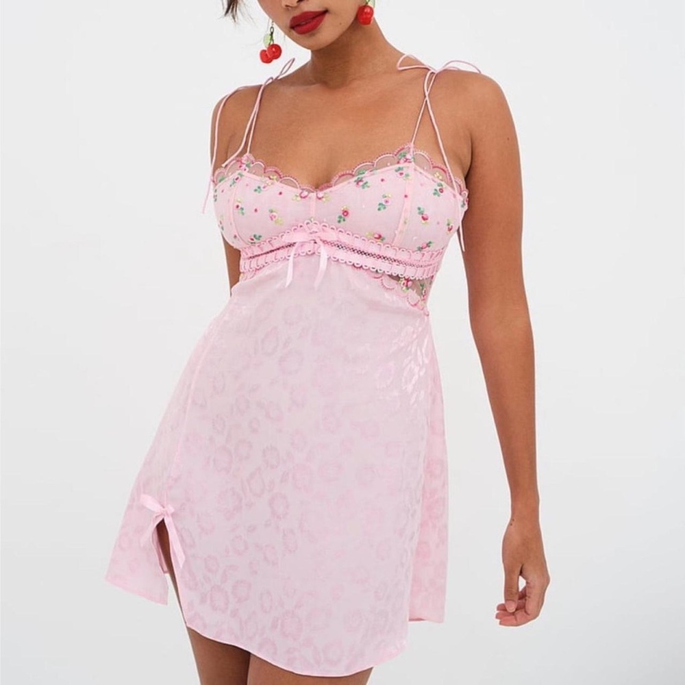 NWT Fr Love and Lemons Pink Lace Floral Embellished Dress Size Large